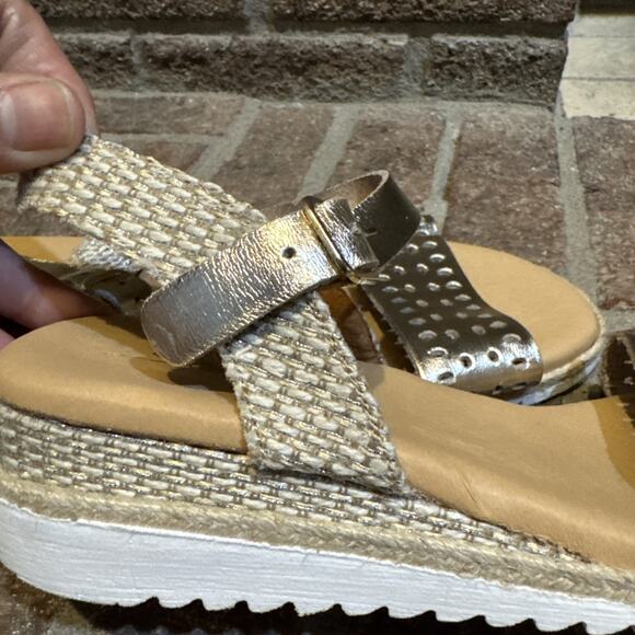 Sesto Meucci Zammy Perforated Wedge Sandal Platino Size 8 - Picture 7 of 16